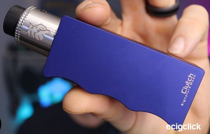 EcigClick's tweet image. If you're thinking of stepping up to a mech mod the new Dovpo X Signature Mods Clutch might be a good place to start - Gaz aka the @FlatCapVaper reviewed this one: bit.ly/3c4KZ9q #vapereview #mechmod #vapign #vape #vapers @fsecig @SignatureTips