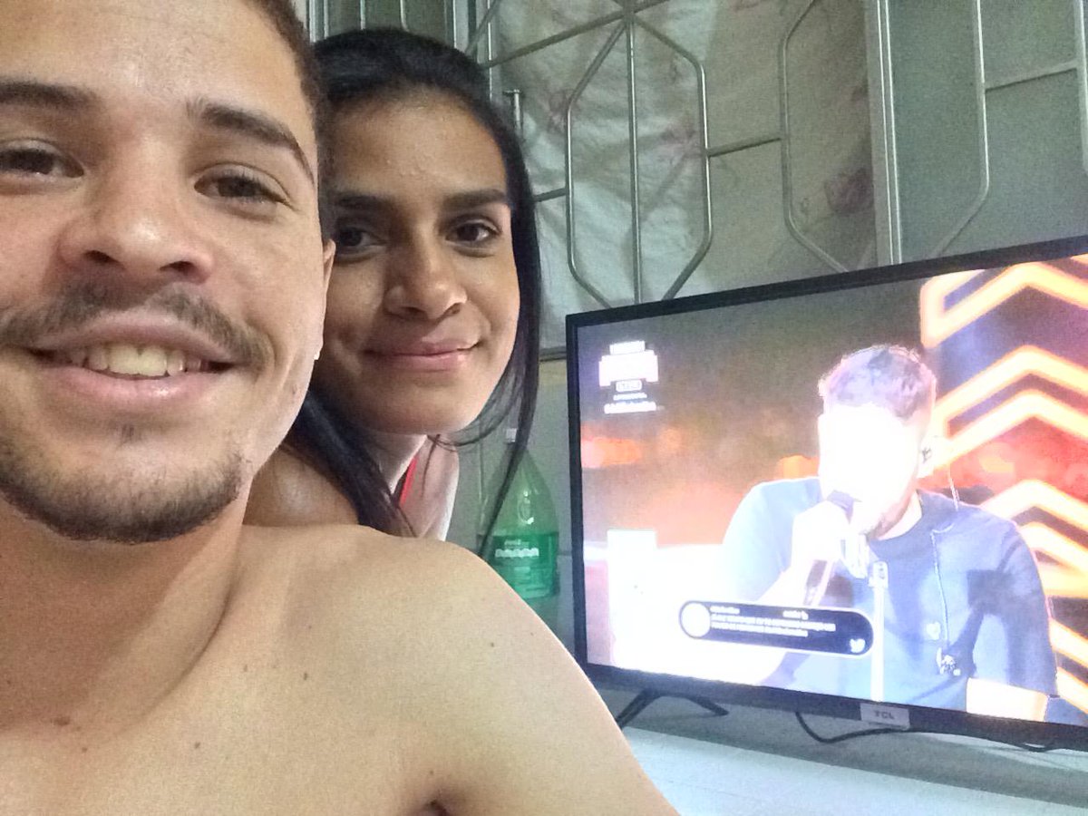 ronnan13_'s tweet photo. De tanto amaar vocêê 🎶❤ @saabarboza_ #JeMBrahmaLive https://t.co/kqBSiU1xVV
