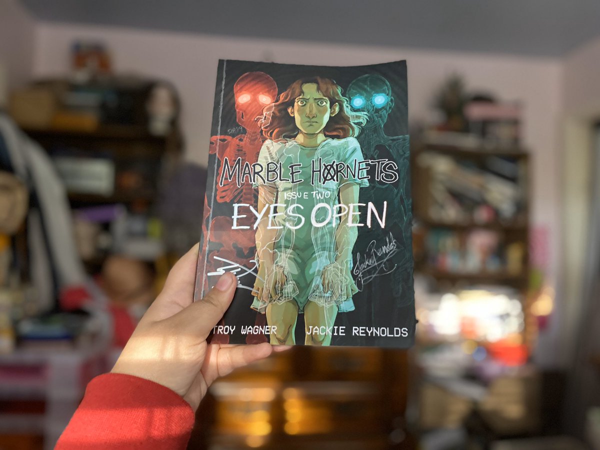 faehei's tweet image. got my marble hornets comic in today 👉🏻👈🏻