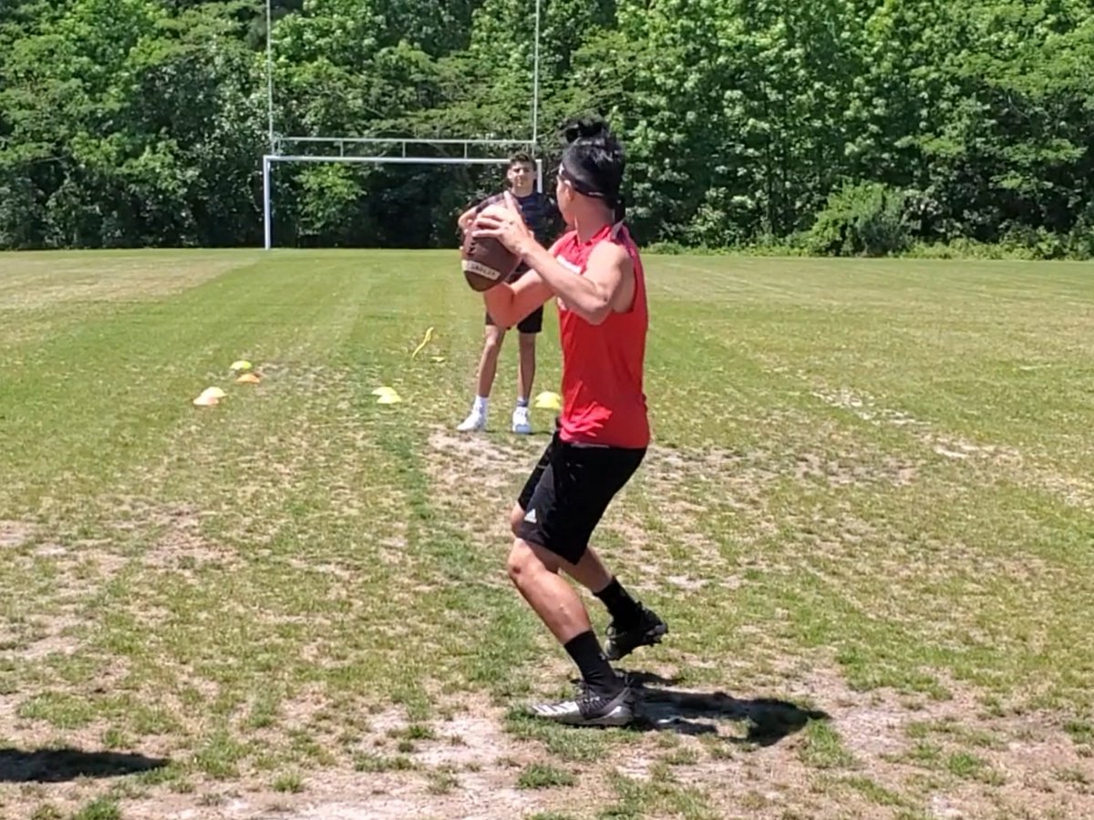 D_Garcia_QB2023's tweet photo. Perfecting my craft on and off the field  #StayGameReady #FieldGeneral https://t.co/aFdkmhPjpI