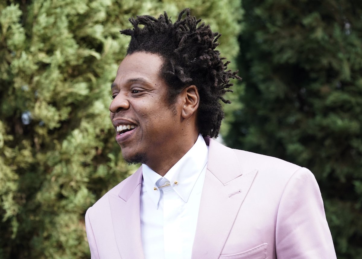 Essence's tweet photo. -Oprah Winfrey didn't become "Oprah" until she was 32.

- Jay-Z was 26 when his first album dropped. 

-Taraji P. Henson landed her breakout role at 31.

-Samuel L. Jackson appeared on our radars at 43. 

 IT'S NEVER TOO LATE TO FOLLOW YOUR DREAMS!  https://t.co/zQY65G2N72 https://t.co/uR5ipb0FHH