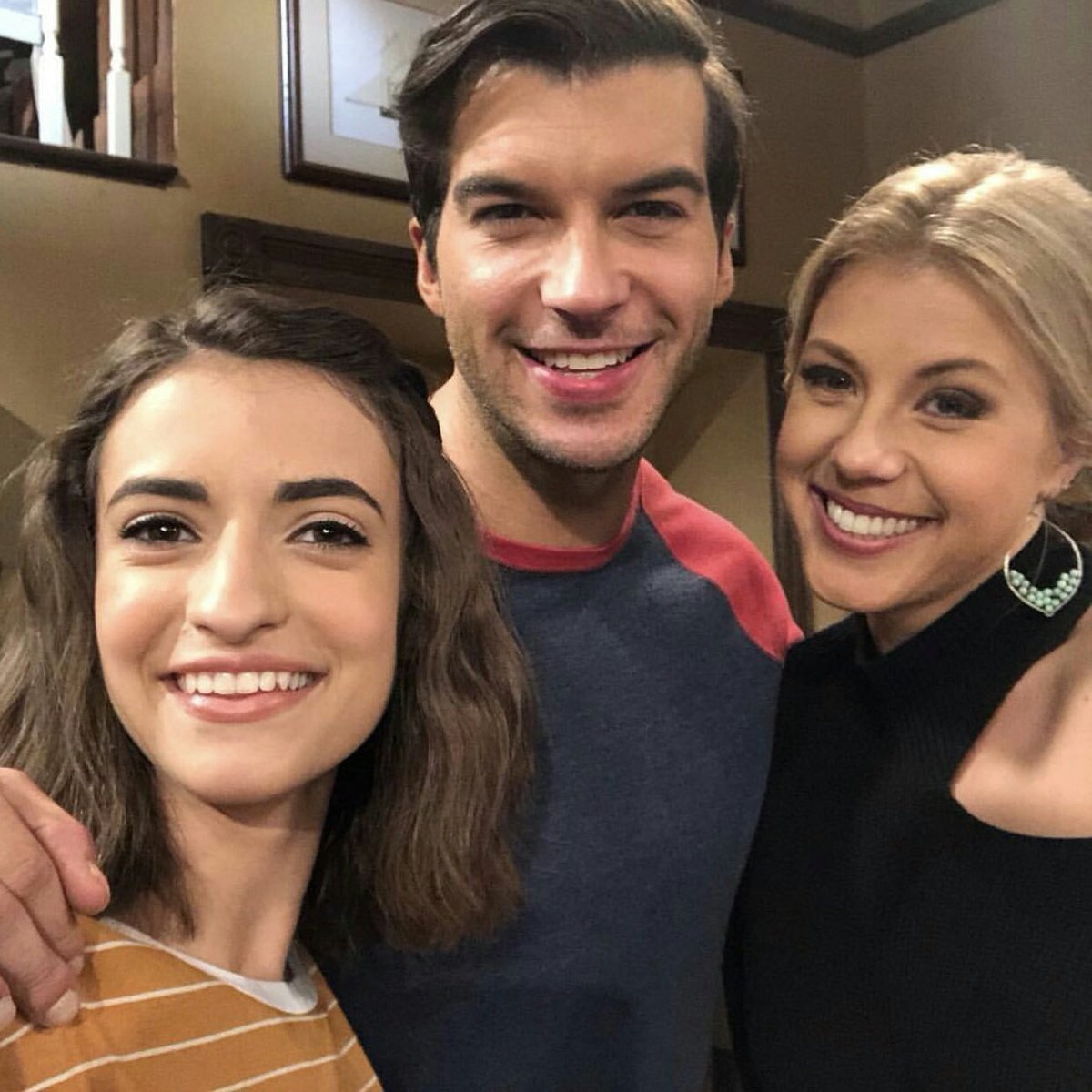 #NewProfilePic  #fullerhouse  I can't wait for next one