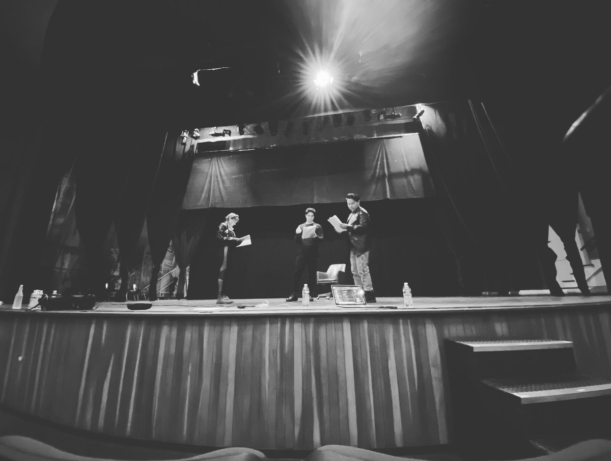 Las tablas del <a href="/TeatroXola/">TEATRO XOLA</a> extrañan nuestras risas y los aplausos de cada día... pero ya queda menos para volvernos a juntar... #ProntoJuntos
#RockPunzel #QuédateEnCasa