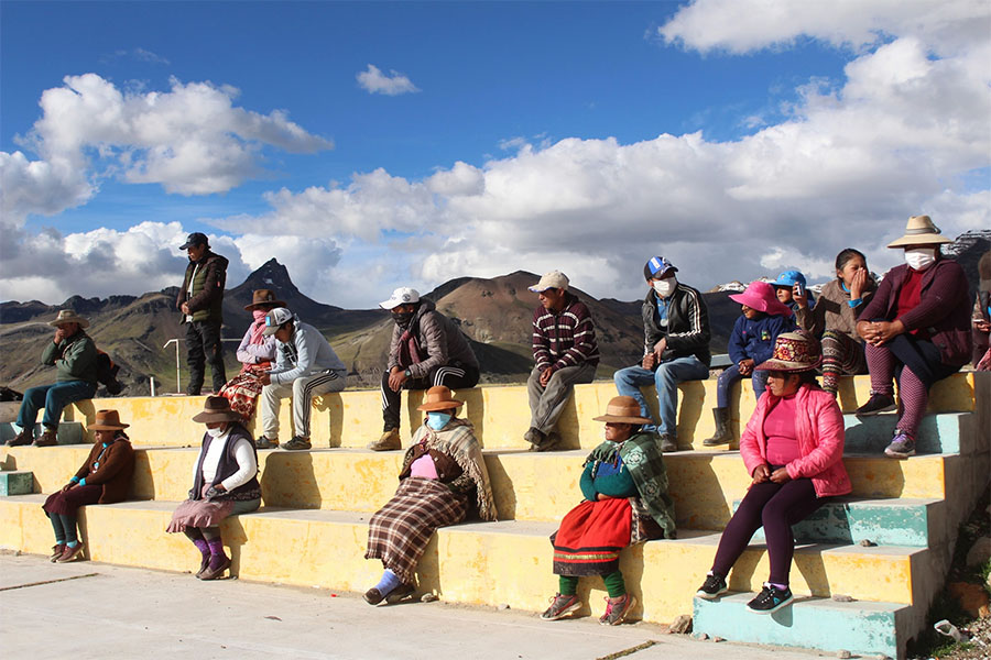 Antabamba - Apurímac, su población es de 11,310, la mayoría vulnerable y 1796 ancianitos en extrema pobreza y solo le dieron 25 pruebas rápidas de descarte de coronavirus. Primer paciente 0 es trabajador de su Centro de Salud. 
radiotitanka.pe/noticias/7107/… <a href="/MinamPeru/">Ministerio del Ambiente 🇵🇪♻️</a> <a href="/presidenciaperu/">Presidencia del Perú 🇵🇪</a>