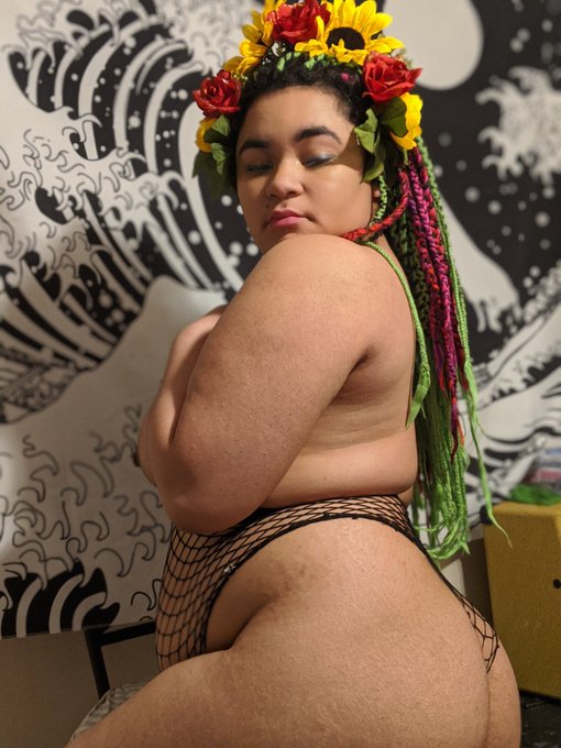 I had a dream of this look . now you can catch it on my  onlyfans  https://t.co/AIrbNdu3BJ https://t