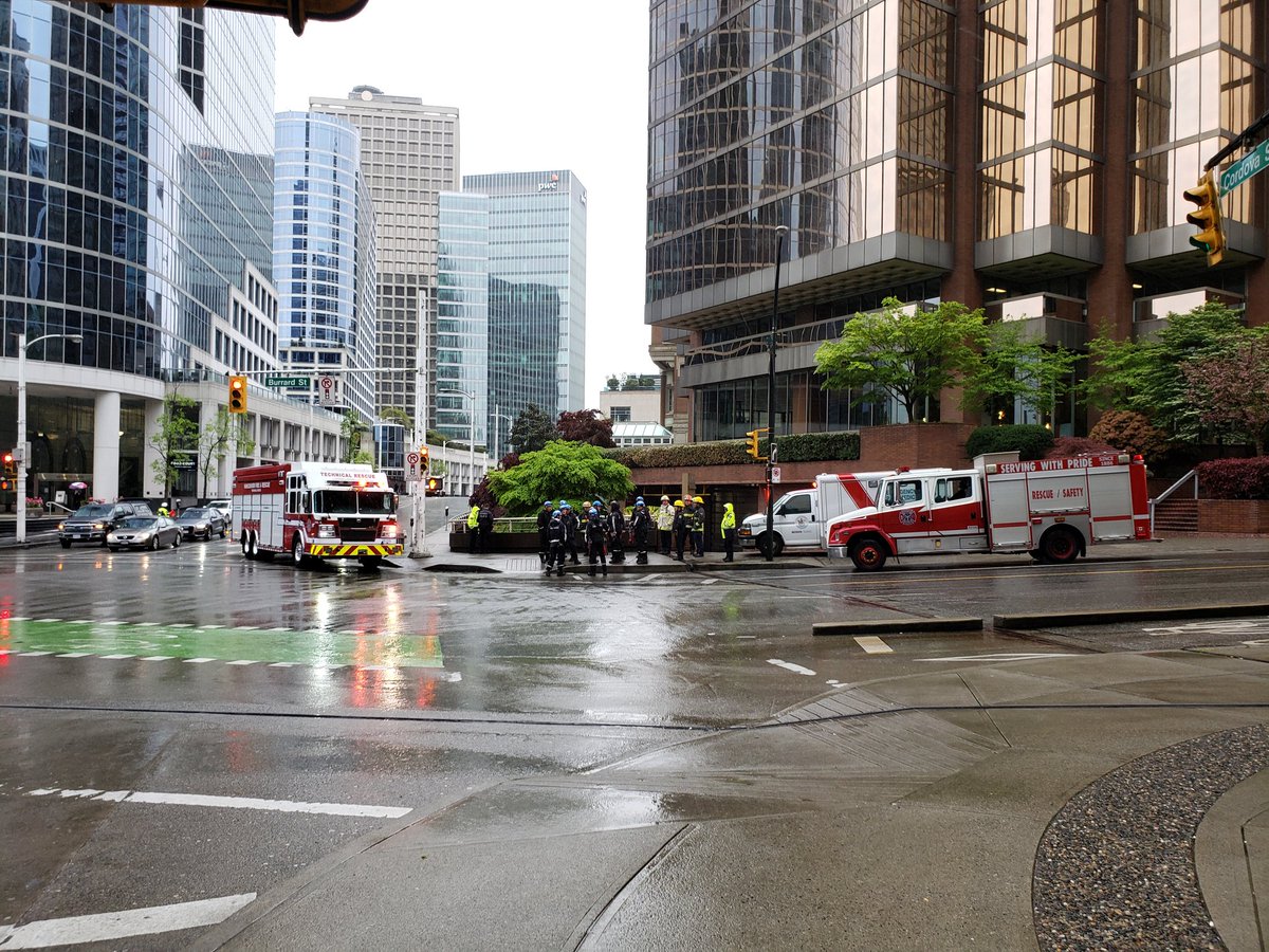 stucktweet's tweet photo. Vancouver Fire Technical Rescue Team was called out this afternoon after a person fell down into a void space at Burrard St &amp; Cordova St. The patient had to be raised out using ropes. @VanFireRescue @IAFF18 @BC_EHS @APBC873 @VancouverPD https://t.co/HEb3xNQFrt