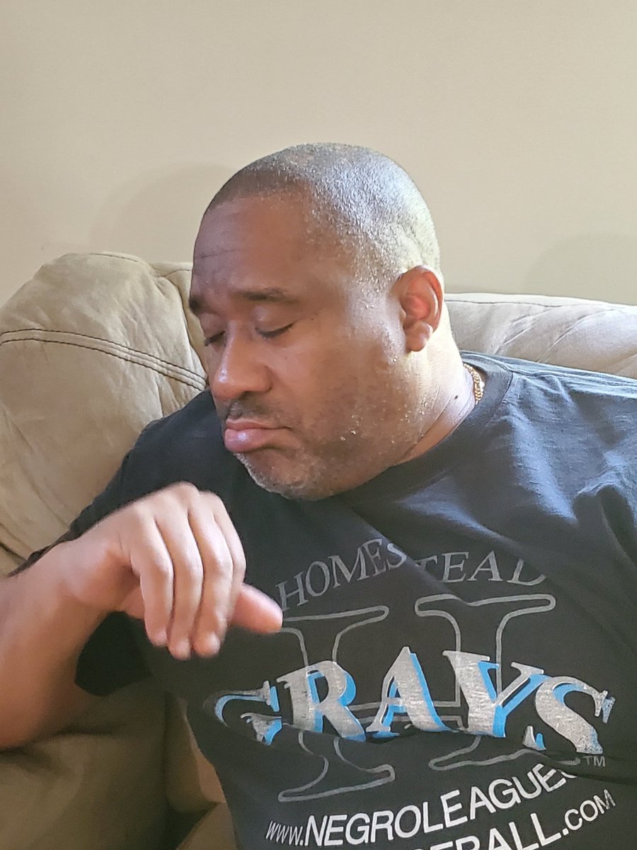 BooTutt71's tweet image. All that food gave them the itis! #FrontYardCookout