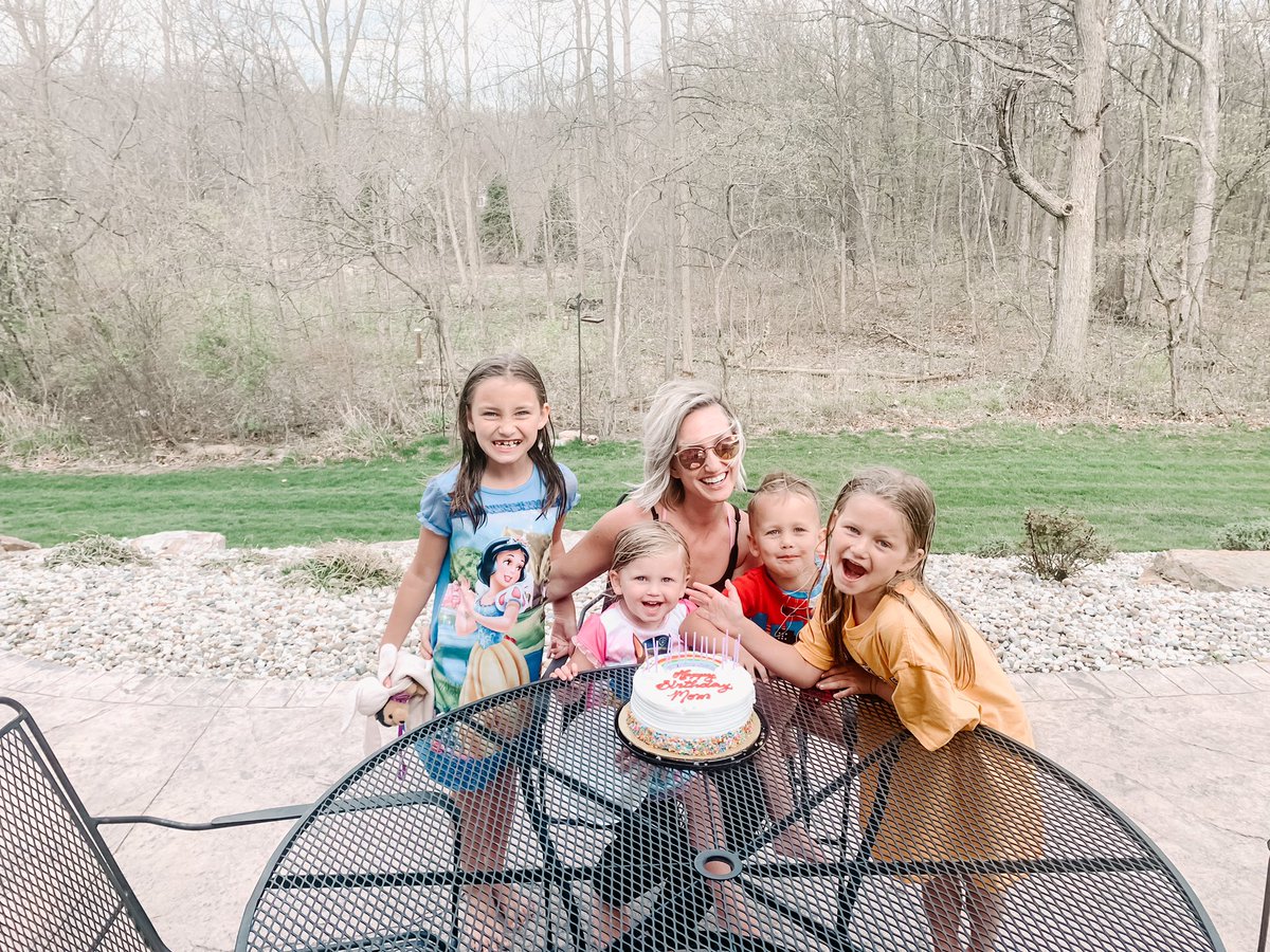 mariabowersock's tweet photo. It was a good day. Here’s to 34 years of life. https://t.co/UyyIOiBZOU