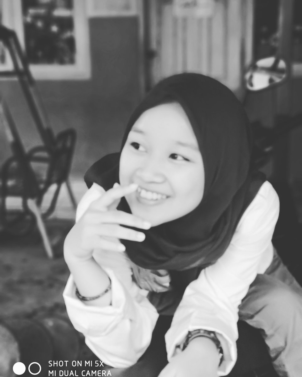 Sitihaniatuzza1's tweet photo. Cewe bawell https://t.co/TdyAPSCZqY