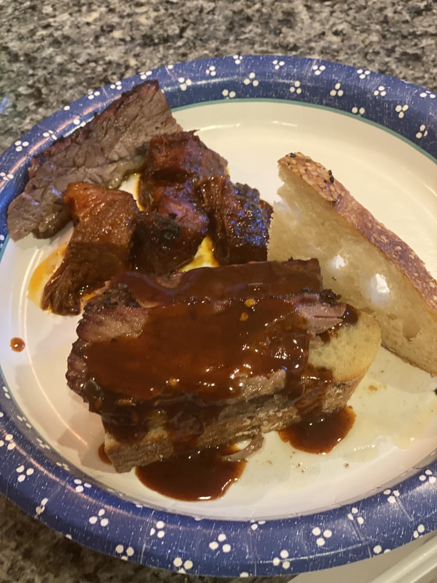 paulheels's tweet photo. And we’re done! #BigGreenEgg #beardsdobbq #bbq #highfiveme🖐 #transitionpantsuccess https://t.co/qd5vRopLMY