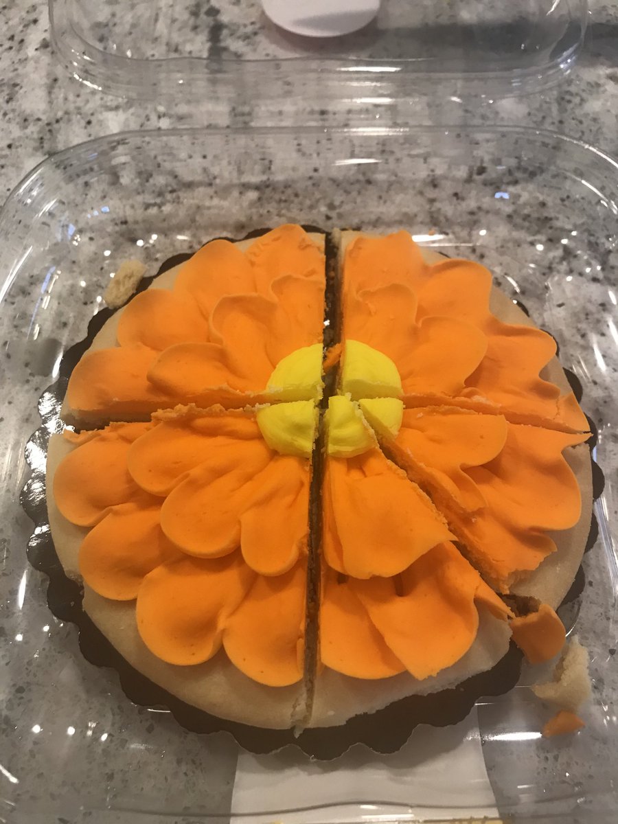 Thank you ⁦<a href="/PapillionHyVee/">Papio Hy-Vee</a>⁩ for the beautiful cookie with our groceries. It made our night a little more special, and it was delicious!
