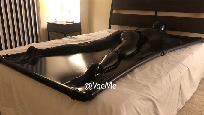 First Vacbed Solo video uploaded on PH. (10min version). More free vids coming 第一次在Pornhub上传视频（10分钟完整版单人真空床），之后会录更多内容，谢谢支持 链接：https://t<a href="/tag/latex"class="tags"><span>#latex</span></a><a href="/tag/bondage"class="tags"><span>#bondage</span></a><a href="/tag/vacbed"class="tags"><span>#vacbed</span></a><a href="/tag/vacuumbed"class="tags"><span>#vacuumbed</span></a><a href="/tag/%E7%9C%9F%E7%A9%BA%E5%BA%8A"class="tags"><span>#真空床</span></a><a href="/tag/%E4%B9%B3%E8%83%B6%E8%A1%A3"class="tags"><span>#乳胶衣</span></a><a href="/tag/%E3%83%90%E3%82%AD%E3%83%A5%E3%83%BC%E3%83%A0%E3%83%99%E3%83%83%E3%83%89"class="tags"><span>#バキュームベッド</span></a>