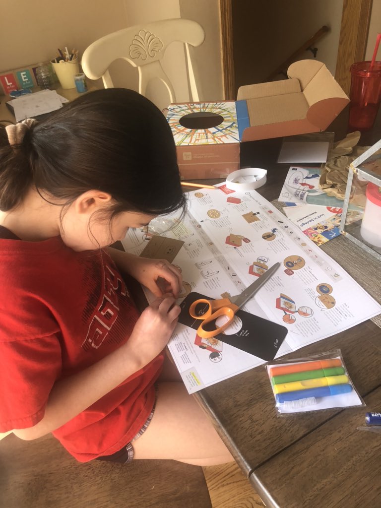 mickln8's tweet photo. Lily is at it again. This time she made a spin art machine on her own!! Thank you @kiwico_inc She can’t wait for the next activity to arrive!! #steamactivities #Learningathome https://t.co/EpN3U6wI2K