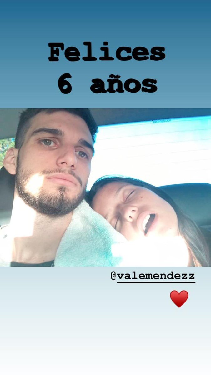 valemendez971's tweet photo. La foto que sube la gente normal por su aniversario/ la que sube mi novio https://t.co/FaNDKAqghI
