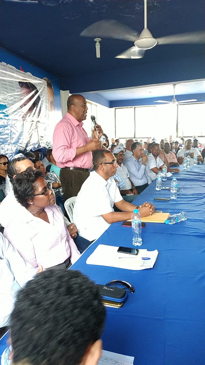 AraposoF's tweet image. Felicidades a esa gran militancia @FuerzaElectLuis por cumplir con la primera meta 10 mil afilados en favor @luisabinader gracias a @AntonioAlmont2 líder del sector eléctrico por confíar en este gran equipo. @edwardverasdiaz @FaustoP02979964 @adolfoperezdl