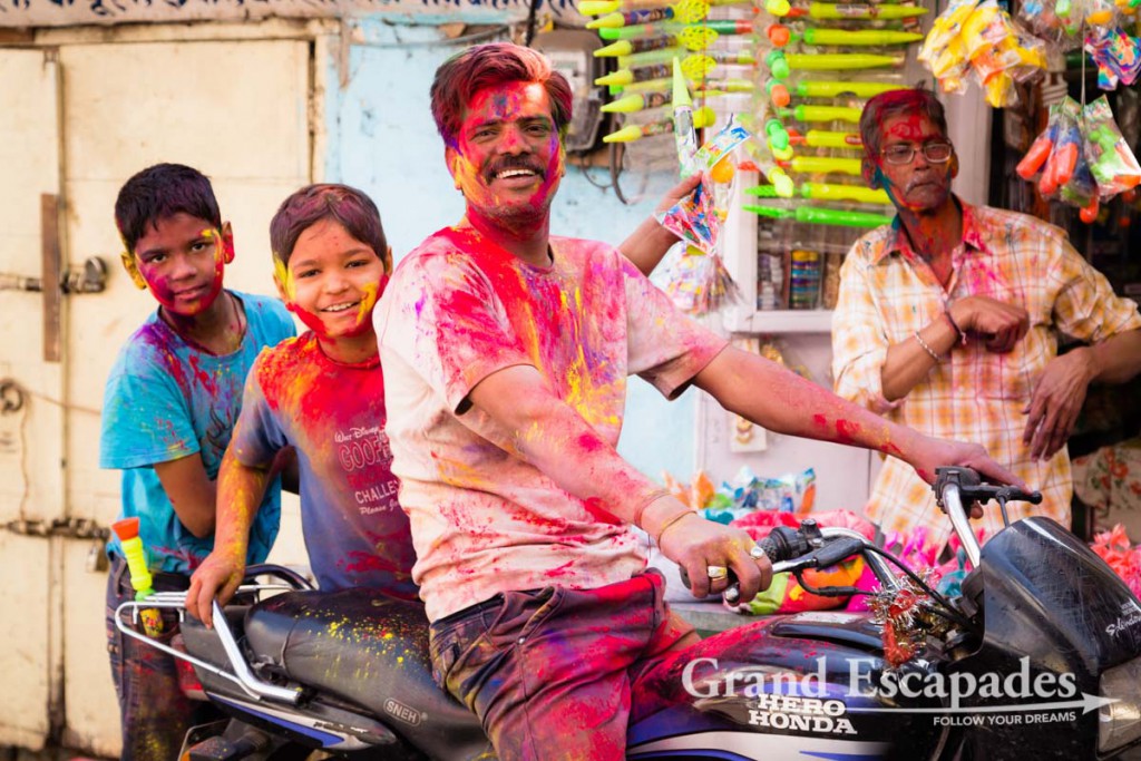 In these times of travel stop and confinement, let's come back on some of the very special places on this planet
grandescapades.net/happy-holi
The #HoliFestival or “Festival of Colors” in #India (2013 in #Bundi &amp; 2015 in #Udaipur) heralds the arrival of spring
#FollowYourDreams