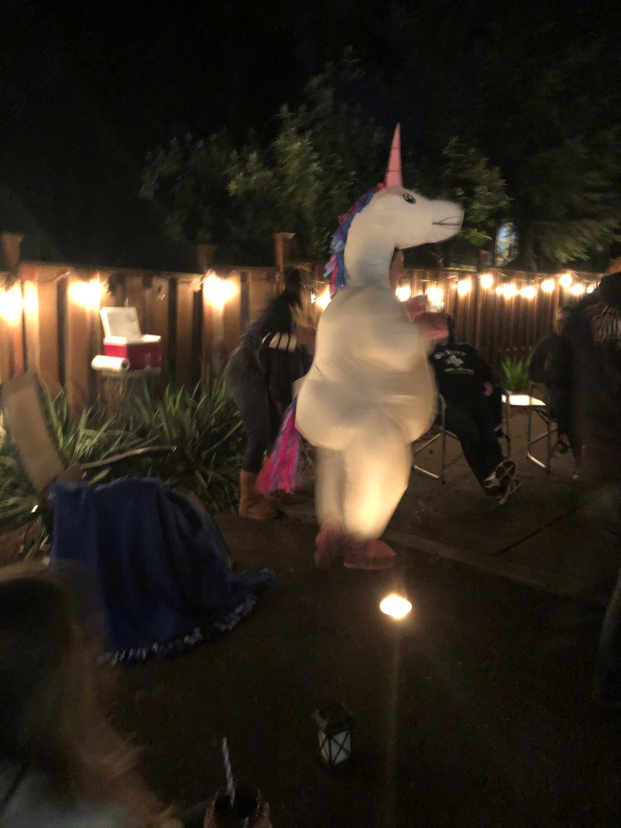 PortlandUnicorn's tweet photo. Remember parties?  This Unicorn does! https://t.co/Yl5vTFAMd5