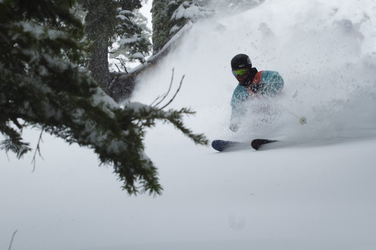 snowledge_co's tweet image. Dreaming of skiing that fresh white stuff! Skier: @JedKravitz 
PC: @rileybathurst
Tracked on #Snowledge #SnowledgeIsPowder
.
.
.
@praxisskis #handecraftedskis #slash #powder #snow #deep #laketahoe #tahoe #skiing #ski #california #CA @squawalpine #squaw #deep