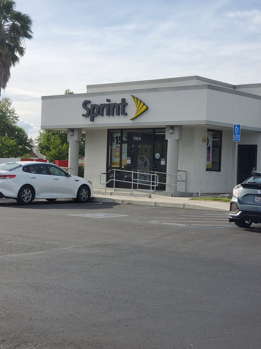 Vly_Sto's tweet photo. Amazing service!! Amazing devices!! Amazing customer service!! Come to Stockton Hammer ln Sprint and let us save you some $$ https://t.co/SJQIlZkDOc