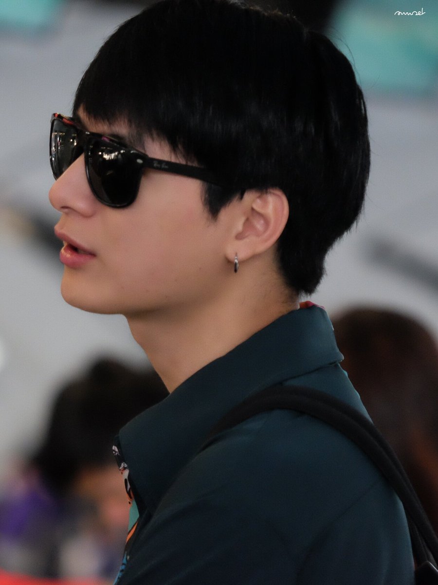 GalleryMin137's tweet photo. มาอยู่กับ sunset อีกดีกว่า
#KristPerawat
#MLSSfoto https://t.co/6CRJakDTL8