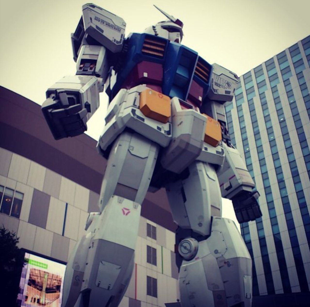 the_japan's tweet image. The first #GundamRobot in #OdaibaTokyo and the newer one that&apos;s there now