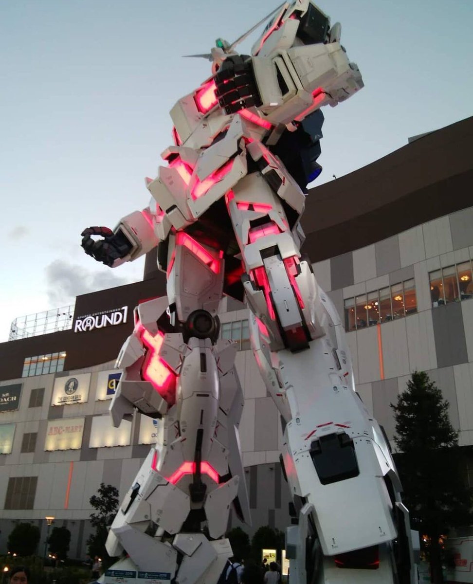 the_japan's tweet image. The first #GundamRobot in #OdaibaTokyo and the newer one that&apos;s there now