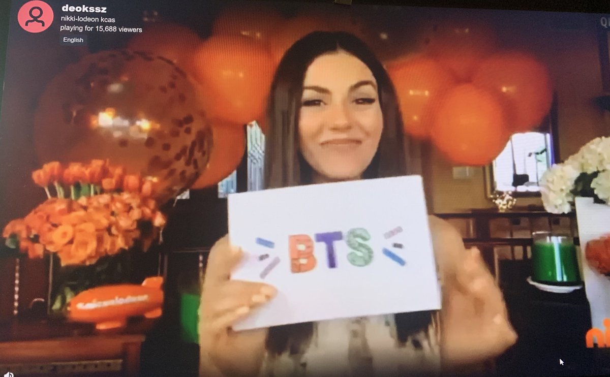 btlinnie's tweet photo. I mean, it was kinda obvious but CONGRATS @BTS_twt on #BestMusicGroup in the #KCA2020 !! We are always proud hehe 💜

also @nikkekeke is queen for this stream 🤧🖐🏻 https://t.co/PYaFw1fWQt