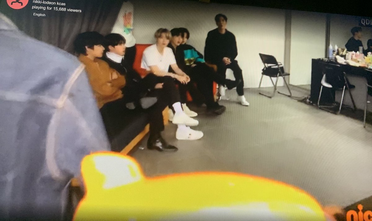 btlinnie's tweet photo. I mean, it was kinda obvious but CONGRATS @BTS_twt on #BestMusicGroup in the #KCA2020 !! We are always proud hehe 💜

also @nikkekeke is queen for this stream 🤧🖐🏻 https://t.co/PYaFw1fWQt