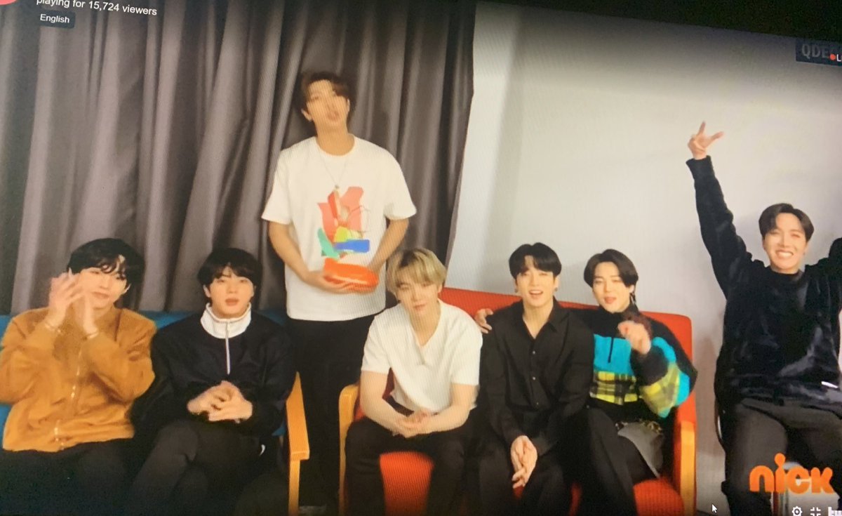 btlinnie's tweet photo. I mean, it was kinda obvious but CONGRATS @BTS_twt on #BestMusicGroup in the #KCA2020 !! We are always proud hehe 💜

also @nikkekeke is queen for this stream 🤧🖐🏻 https://t.co/PYaFw1fWQt