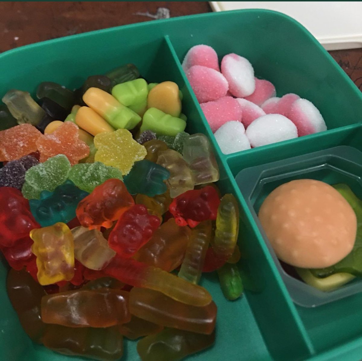 Hyperion Smansa tweet media