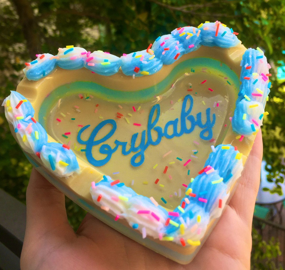 Who else is feeling like a crybaby during quarantine?🥺🧁

rt if you need a blunt