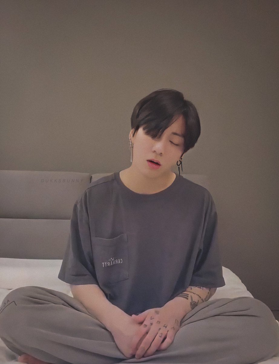 b08381afe8854ea's tweet photo. Tattoos💫👻
#JUNGKOOK #JUNGKOOOK https://t.co/hAzbvRJqM7
