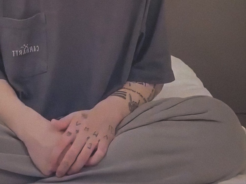 b08381afe8854ea's tweet photo. Tattoos💫👻
#JUNGKOOK #JUNGKOOOK https://t.co/hAzbvRJqM7