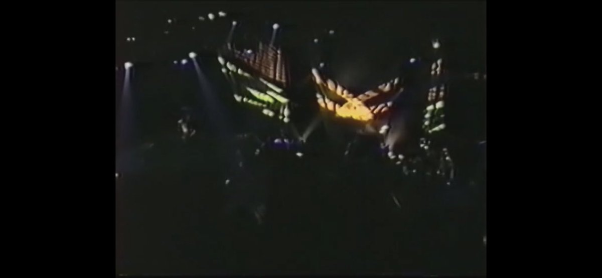 _dennis_system's tweet image. I love these old backdrops! Kuroda does some really cool things later on this show too. #phish #fall94