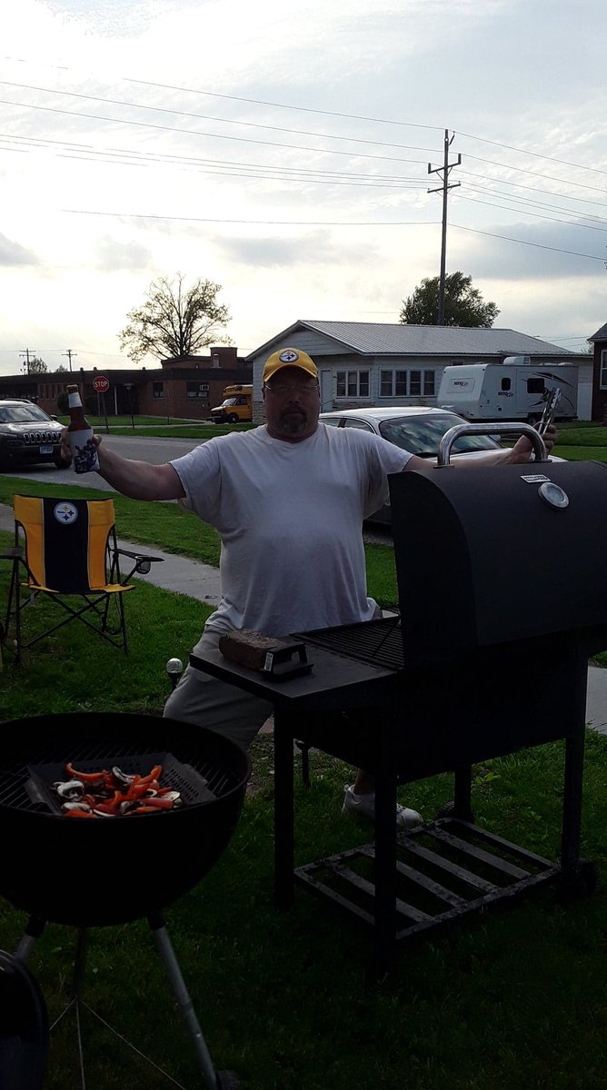 tieffel_70's tweet photo. Doing our part to help feed America #FrontYardCookout https://t.co/8PteiGeRBy
