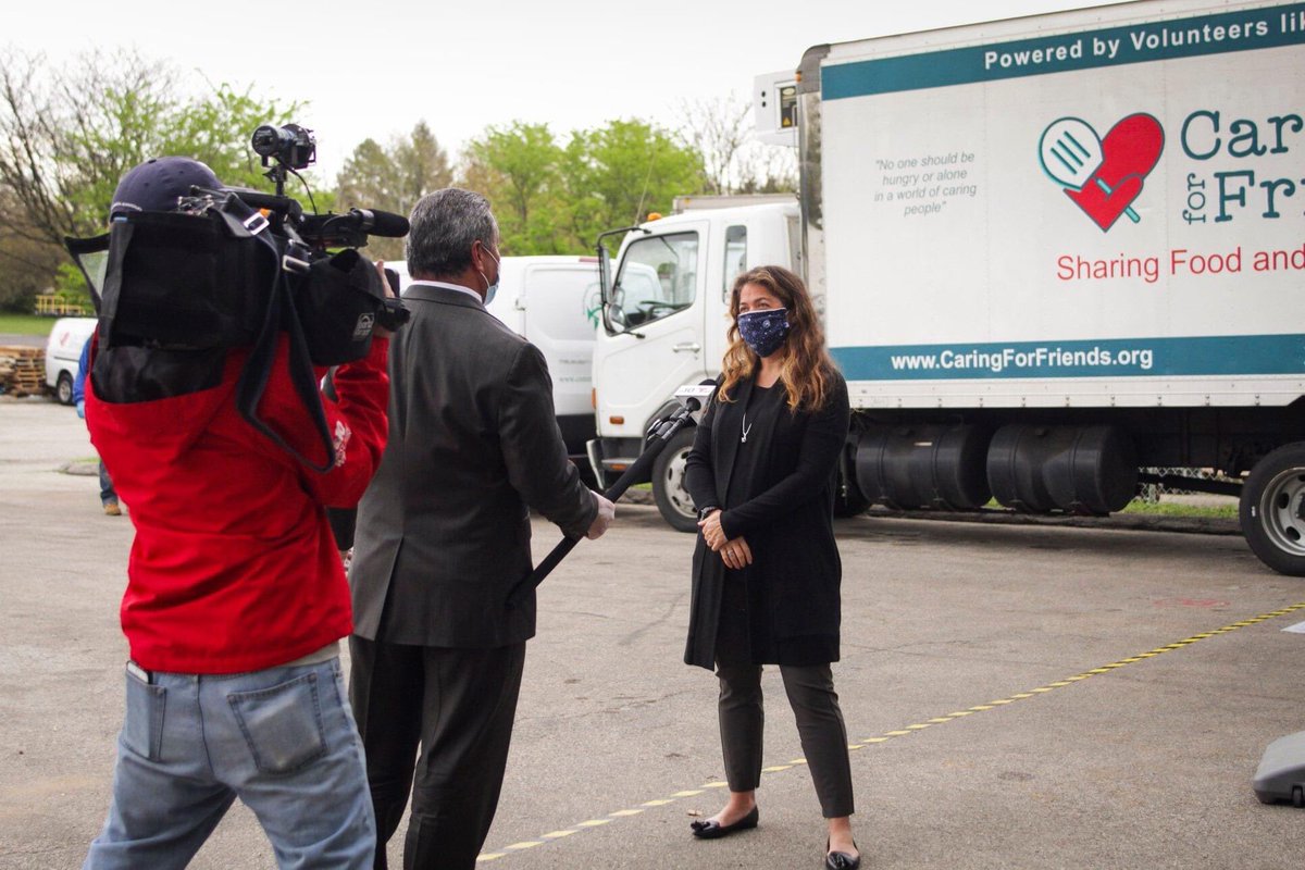 cynfigueroaf's tweet photo. A big TY to the Church of Jesus Christ Latter Day Saints and @NBCPhiladelphia @VaiSikahema for supporting a 40,000 lbs delivery of food to #CaringforFriends @BobbyHenon https://t.co/r5pZrye0tN