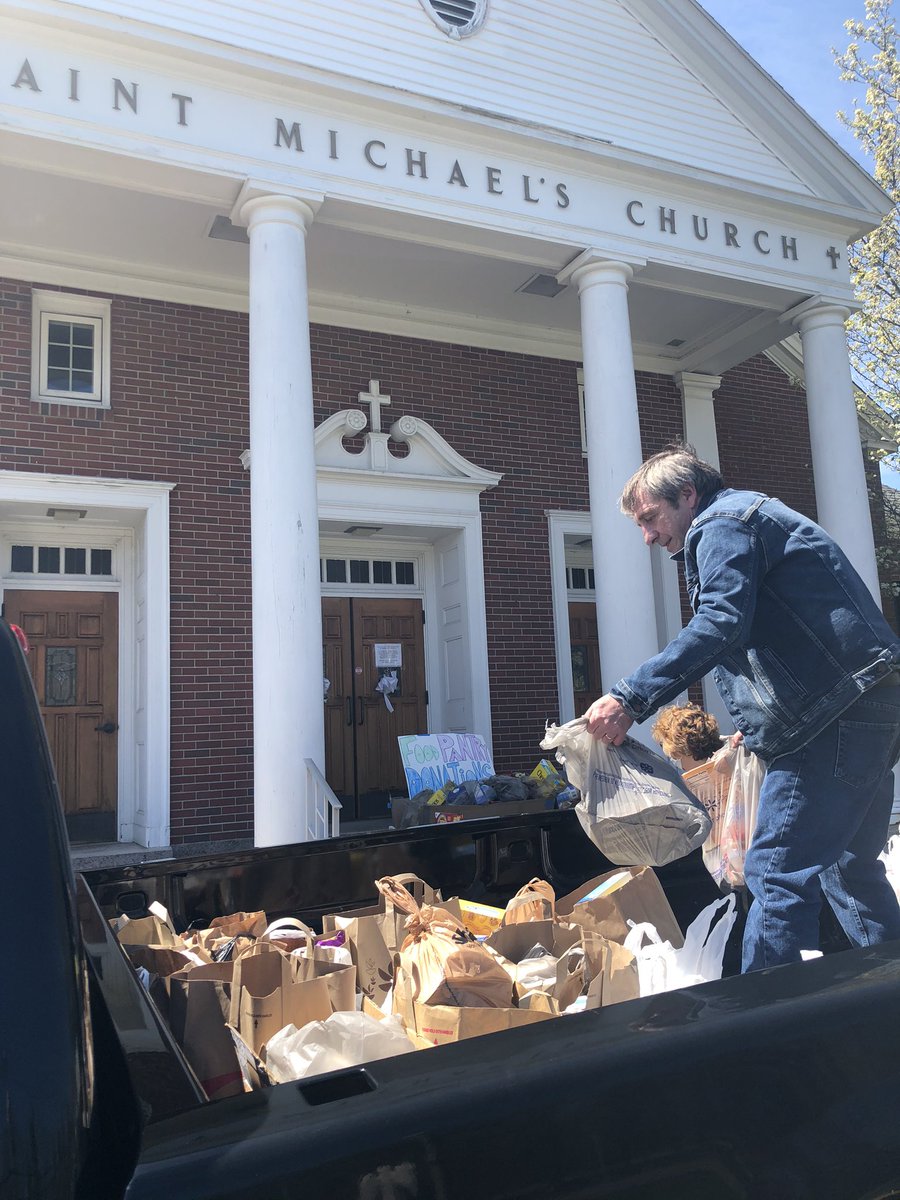 WalterFTimilty's tweet photo. This afternoon, I was proud to donate goods & help load a pickup truck filled with food donations for the Avon Food Pantry.
Thank you Fr. Thomas C. Boudreau, and your parishioners of St Michael’s Church, for the great work today.
#AvonMA #Covid19 #FoodPantry https://t.co/tjBbL3aYmd