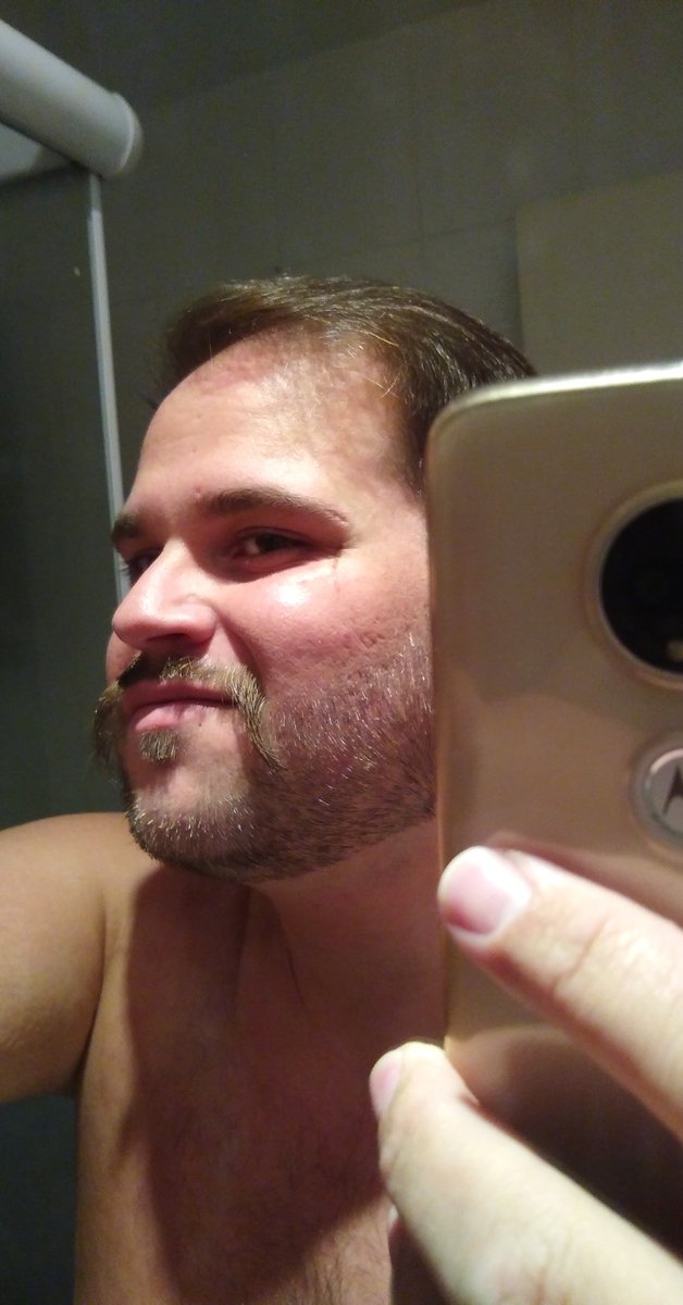 Rafa_zo_sp's tweet photo. Mirei na Britney 2007, acertei no Freddie Mercury 🧔🐱 #quarentenaLGBTQ #MUSTACHE #britney2007 #tinderlgbtq #LGBTQuarantine #LGBTQsNoTopo https://t.co/V2EtilYUDC