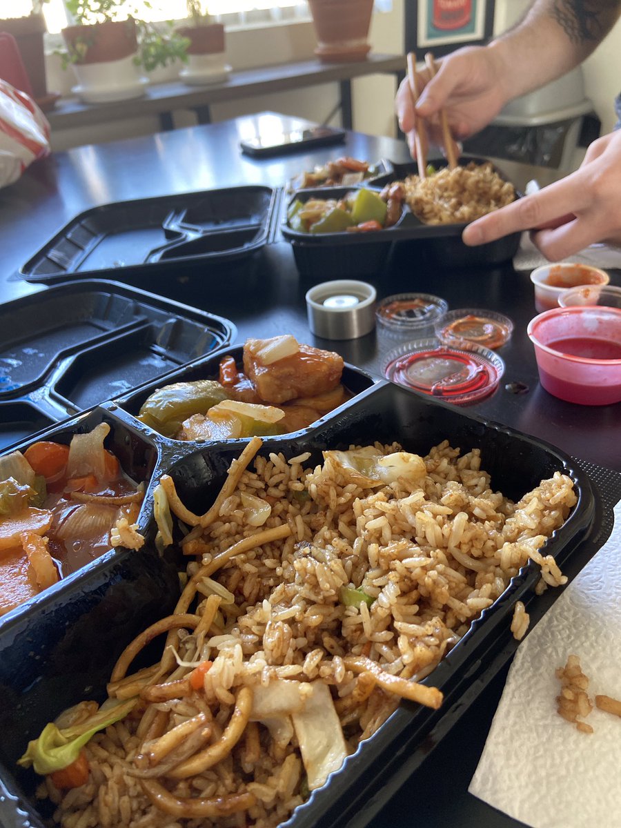 RexxIngalls's tweet photo. For every #PlantBasedParty mention, Beyond Meat will donate one meal to organizations in need, including food banks and frontline workers (up to 100,000 meals) and DoorDash will donate $5 for every mention. 
Plant based party for the planet!  #vegan #beyondmeat https://t.co/YNk3pnjrCv