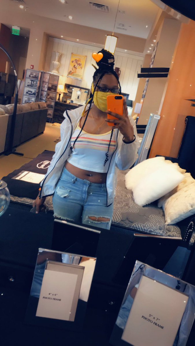 Simonee_Freakx1's tweet photo. Thick Thighs Save Lives ❣️🥰 https://t.co/uuWZeM3vs2