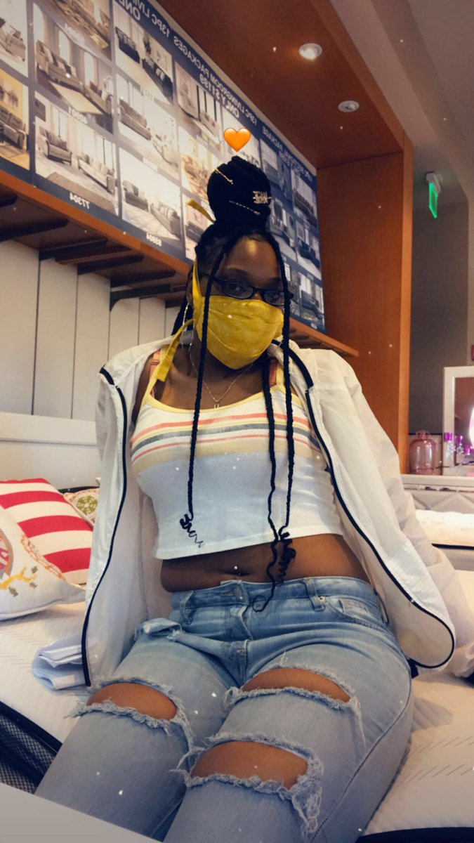 Simonee_Freakx1's tweet photo. Thick Thighs Save Lives ❣️🥰 https://t.co/uuWZeM3vs2