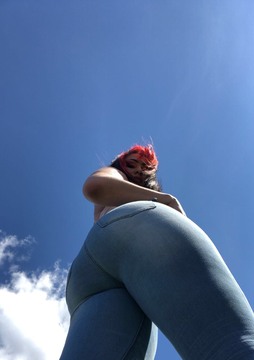 teesmoothies's tweet photo. Steppin on necks all 2020 https://t.co/juXfw4msX8