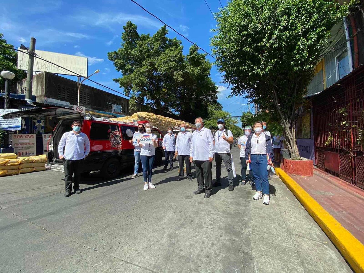 tribunephl's tweet photo. #Manila Vice Mayor @HoneyLacuna receives another 20,500 sacks of rice, another donation by the Chiang Kai Shek College Alumni Association, Inc. led by president Benjamin Tan. 📸Christian Turingan @ManilaPIO)
#AlertoManileno #COVID19PH #FilipinosTogether #CKSC https://t.co/YH15sLXEol