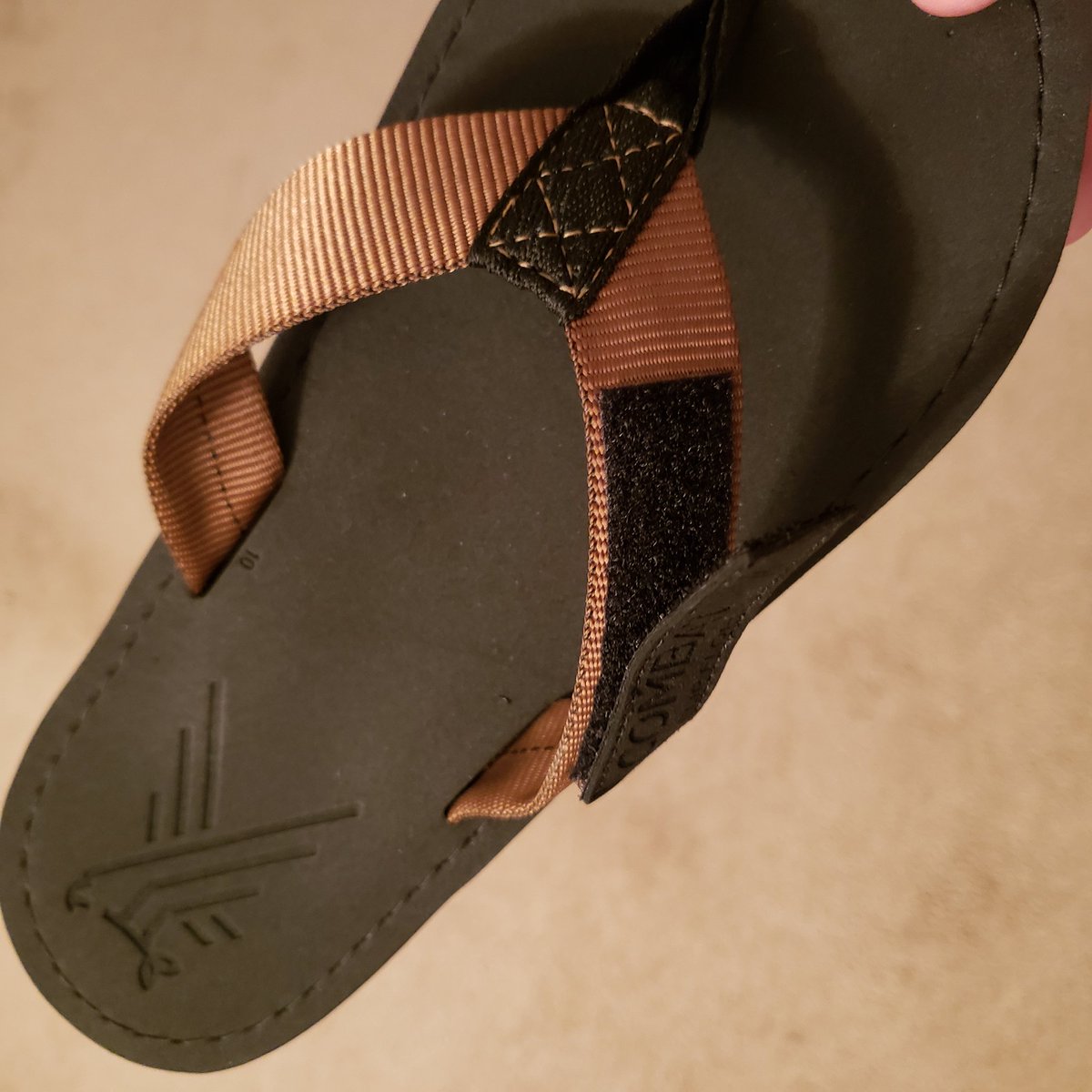 somethingldsay's tweet photo. I'm so tacticool, even my flip flops have morale patches. 🤣
#Floperator #CombatFlipFlops https://t.co/k6oPF5mubA
