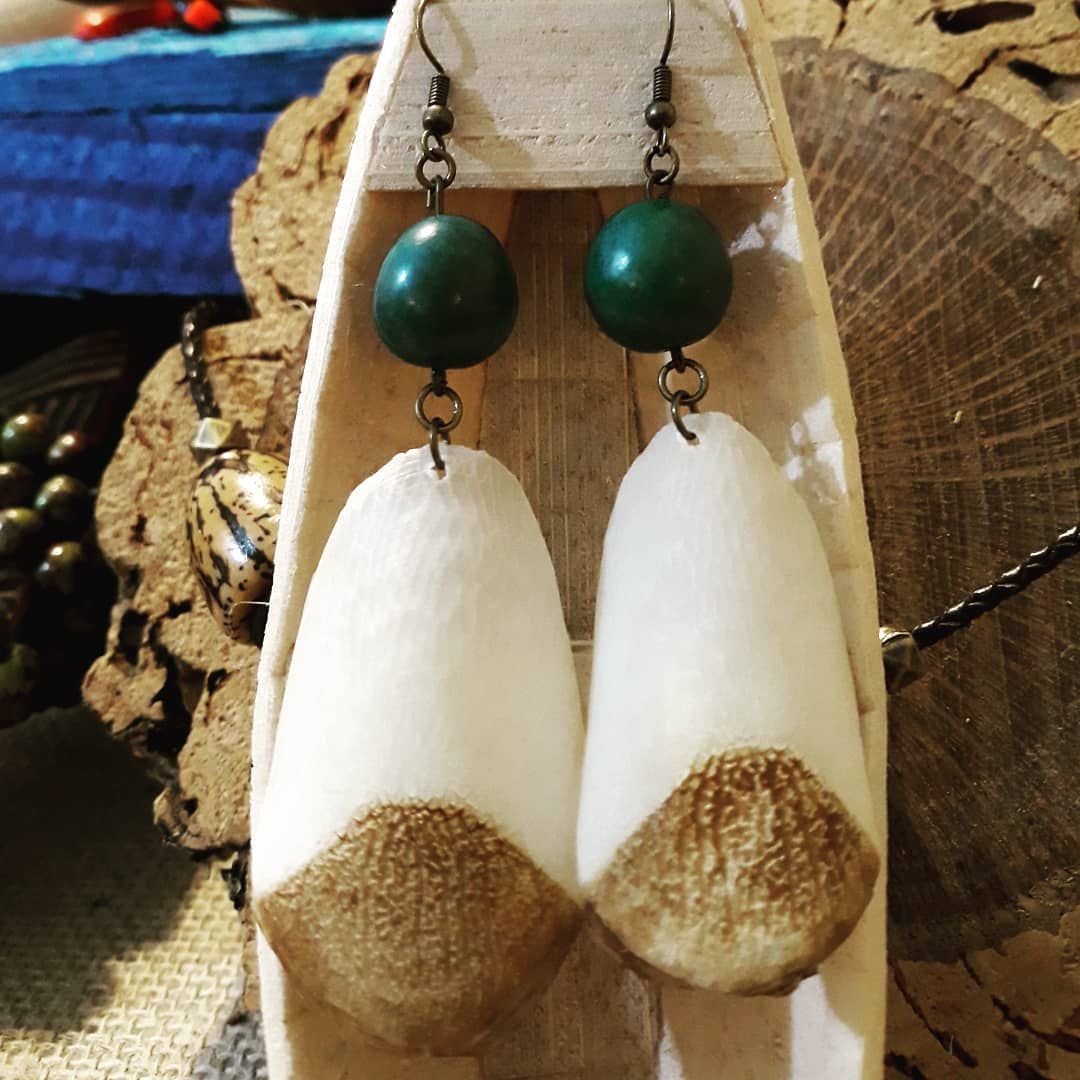sn0oper's tweet photo. @BiodiversidadeB esse ''pedação'' que eles tiram da carne do peixe se chama manta. Além do consumo da carne, as escamas são utilizadas para diversos fins, como o artesanato e tem um resultado lindo! https://t.co/IU3FGJAgOG