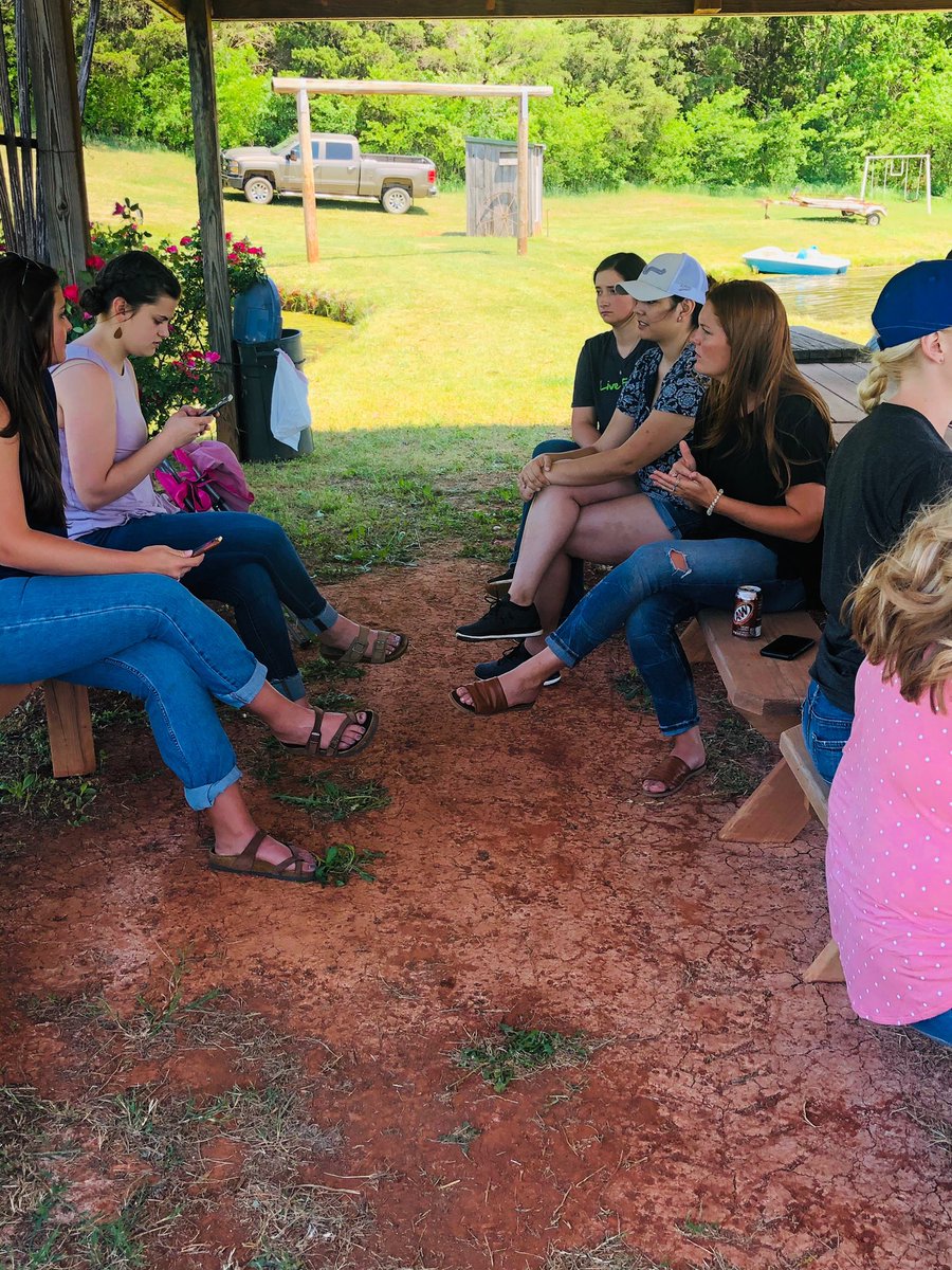 OKStateBeefRes1's tweet photo. We couldn’t accomplish half of what we do without the help of our undergraduates. We always try to do a little something to celebrate and thank them at the end of each semester. Today was a beautiful day for a cookout and a little fishing at a local pond to for the WSBRC crew! https://t.co/51XTJq6kGM
