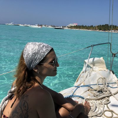 valeschuster's tweet photo. #NuevaFotoDePerfil https://t.co/7eOuBWdIwL