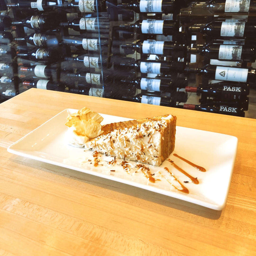Indulge in our Signature Housemade Carrot Cake for dessert. Decadent dulce de leche, toasted coconut, orange brandy and cream cheese icing.

For details and to view our full menus: ow.ly/oRud50ze3pc

#Gulfstream #FourPointsKelowna #Dessert #Delivery #TakeOut #ToGo #YLW