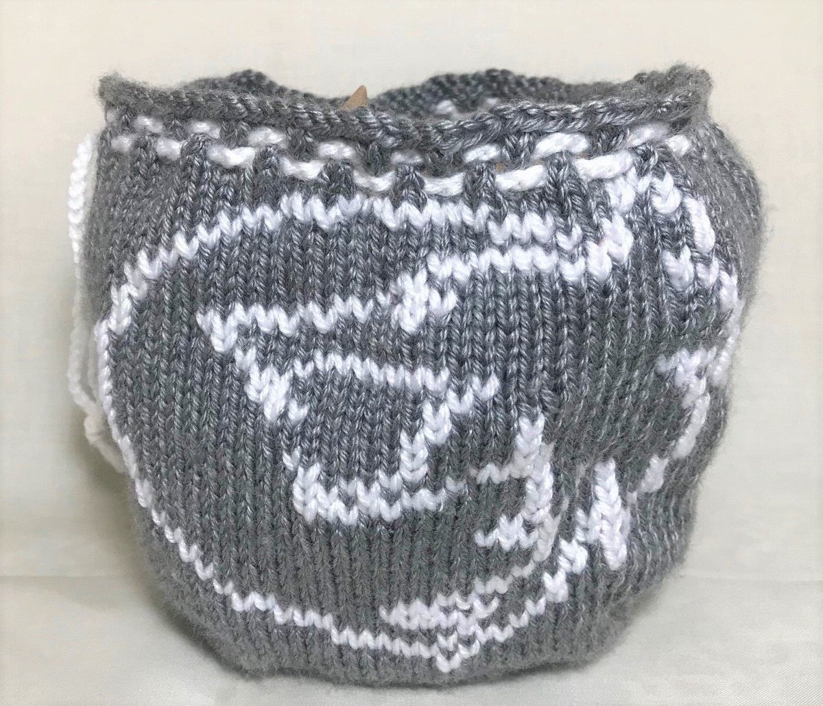stitch_witches's tweet photo. Fan of #witcher? Check out this White Wolf bag in our #etsyshop

#handmade #knit  https://t.co/29zMpal3H6 https://t.co/JaEdF370jB