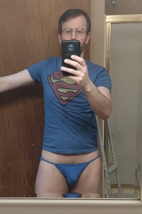 I really love this shirt. More so now that I've lost enough weight for it not to be tight :3 https://t